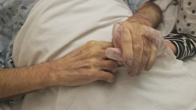 hands.jpg 