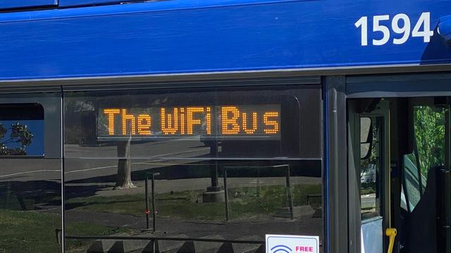 wifi-bus.jpg 