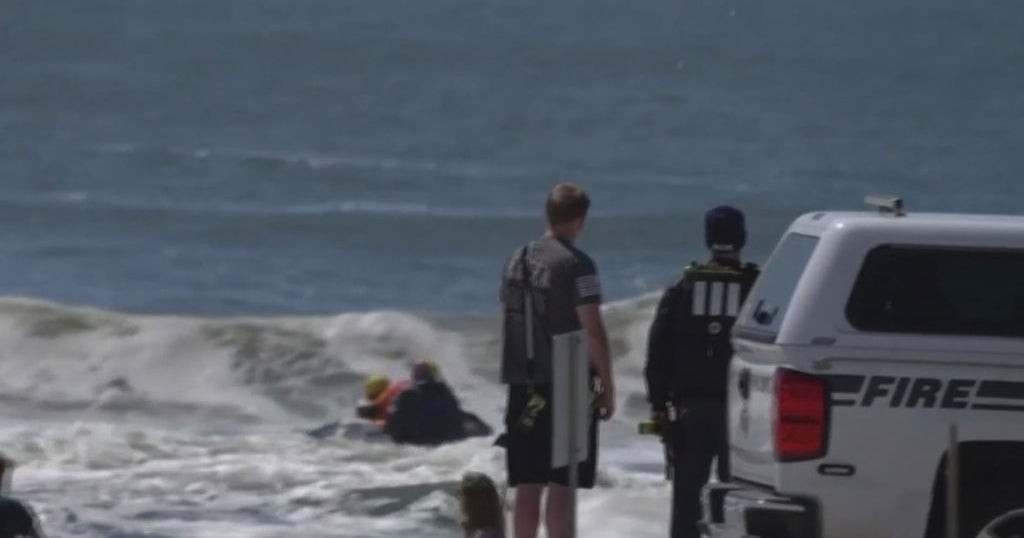 1 Dead, 1 Missing After Boat Capsizes Off Long Island - CBS New York