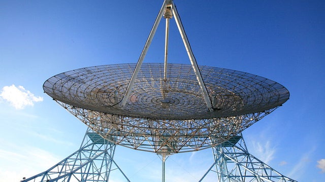 1024px-Radio_telescope_The_Dish.jpg 
