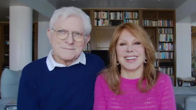 phil-donahue-marlo-thomas-2-promo.jpg 