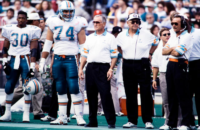 Shula's Restaurants Awards Fans as President Obama Honors Coach Don Shula  and the 1972 Miami Dolphins at the White House