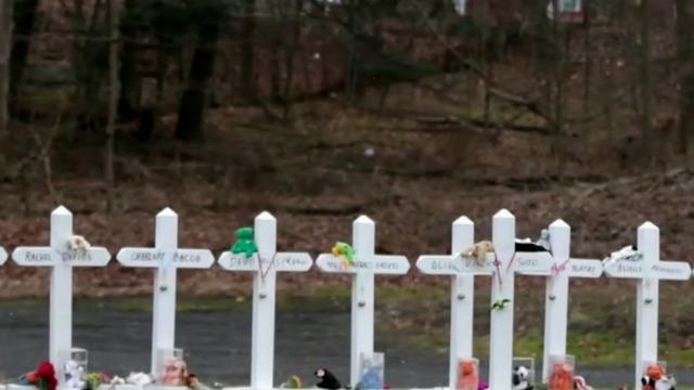 cbsn-fusion-illinois-carpenter-greg-zanis-known-for-creating-the-crosses-for-losses-program-dies-at-69-thumbnail.jpg 