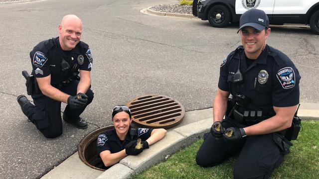 Burnsville-Police-Ducklings.jpg 