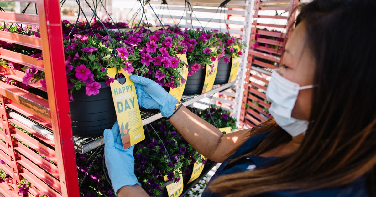 Lowe's Donating 1M In Flowers To Senior Living Facilities For Mother's