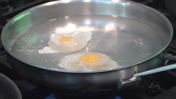 poaching-eggs-620.jpg 
