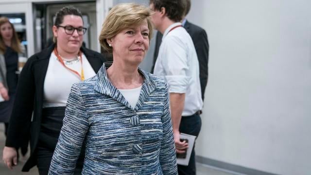 cbsn-fusion-sen-tammy-baldwin-coronavirus-fauci-trump-biden-reade-wisconsin-primary-meatpacking-thumbnail-482949.jpg 