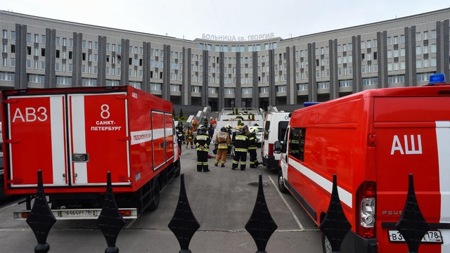 TOPSHOT-RUSSIA-HEALTH-VIRUS-HOSPITAL-FIRE 