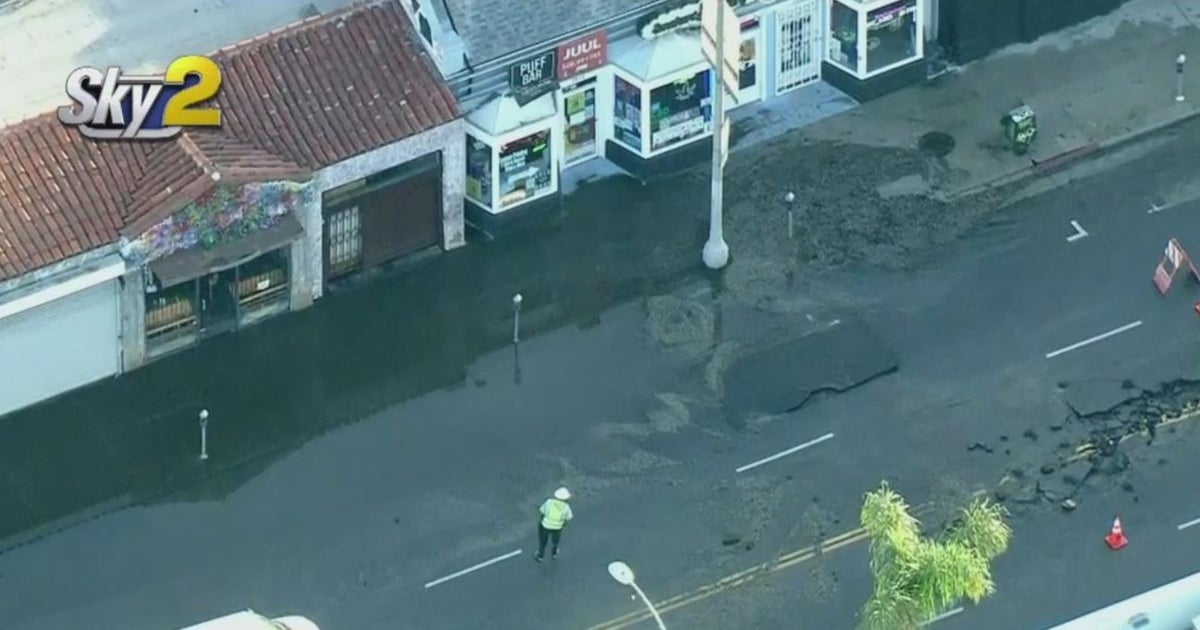 Water Main Break Floods Melrose In West Hollywood - CBS Los Angeles
