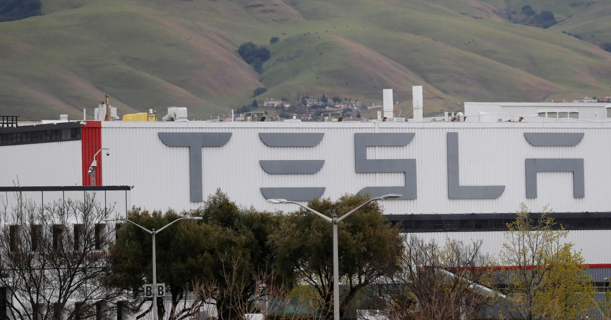 Tesla съди от EEOC за предполагаемо допускане на расистка и враждебна работна среда