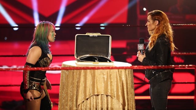 Asuka_Becky-Lynch_Raw_051420.jpg 
