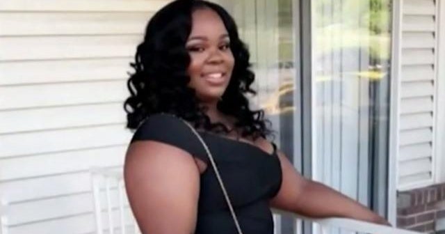 Louisville passes ban on noknock warrants after Breonna Taylor's death(01)