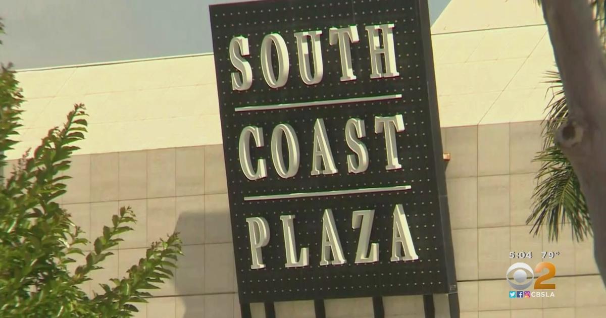 Costa Mesa Shopping Center Opens For Curbside Pickup - CBS Los Angeles