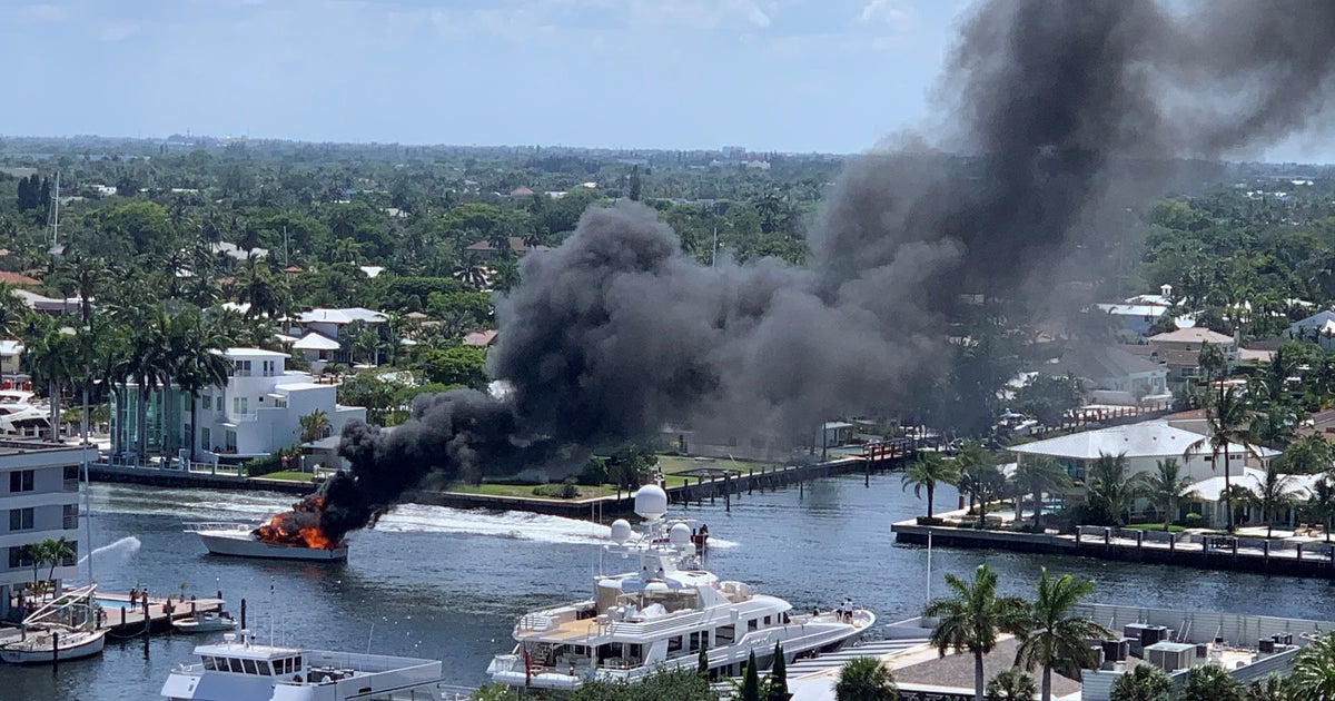 2 Hospitalized After Massive Boat Fire In Fort Lauderdale CBS Miami