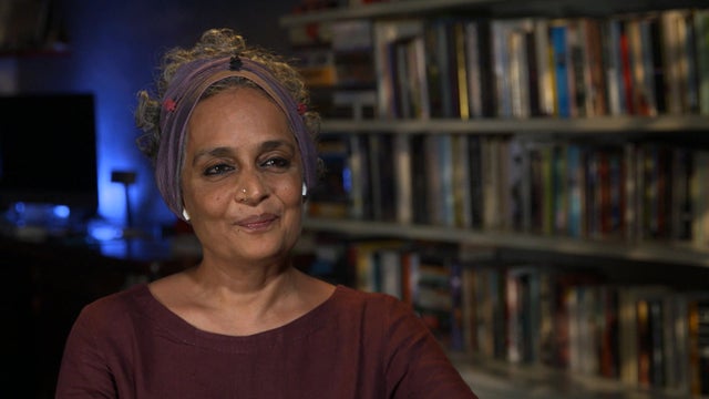 arundhatiroy0.jpg 
