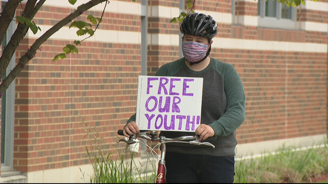 17NATVO_FREE-OUR-YOUTH-RALLY_frame_371.png 