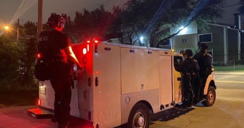 Children Safe After Standoff Situation At Dallas Apartment Complex ...