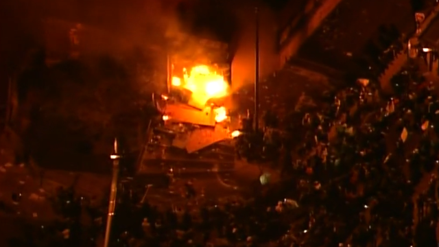 minneapolis-police-third-precinct-on-fire.png