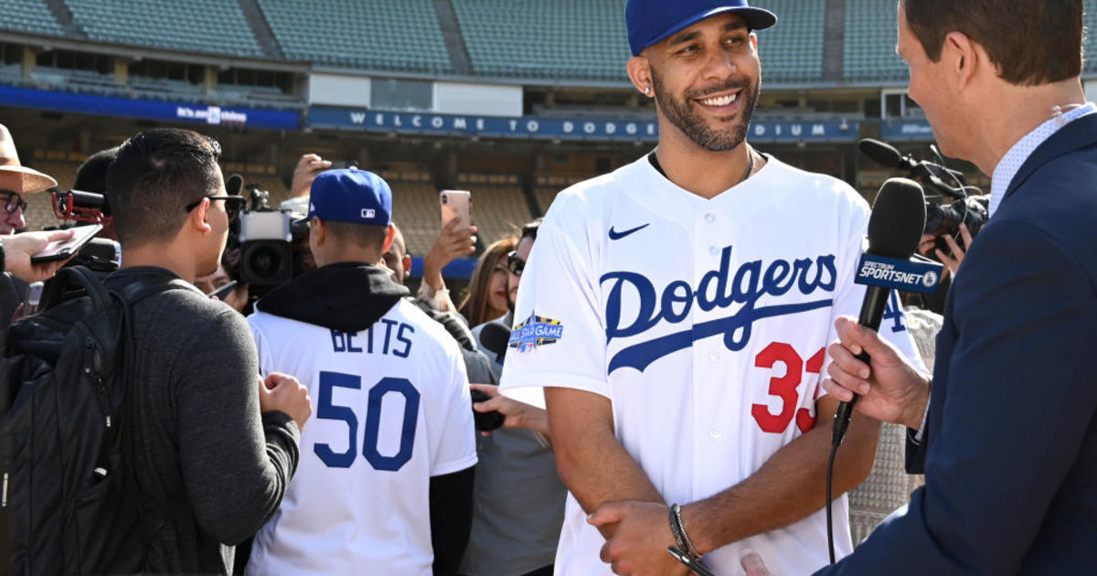 David Price earns 1st regular-season save in Dodgers' win