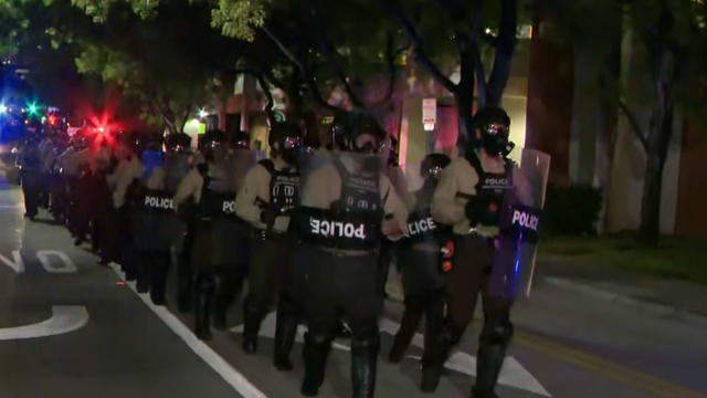 police-in-riot-gear.jpg 