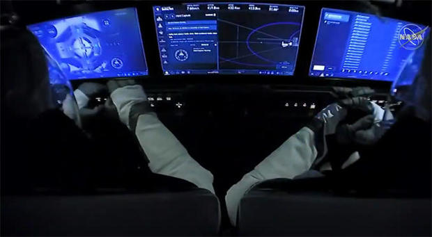 053120-cockpit.jpg 