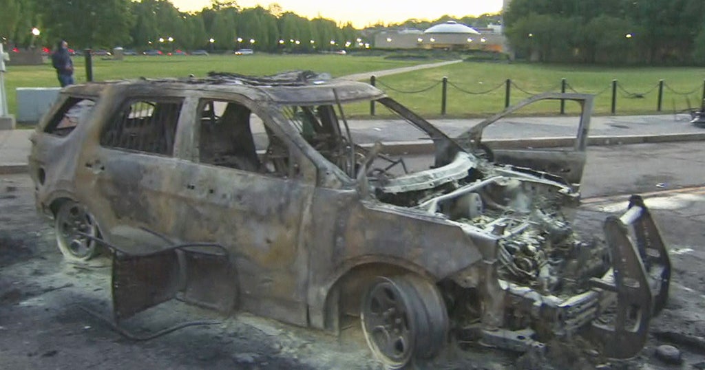 Providence Protesters Break Into Mall, Loot Stores, Burn Police Cruiser ...