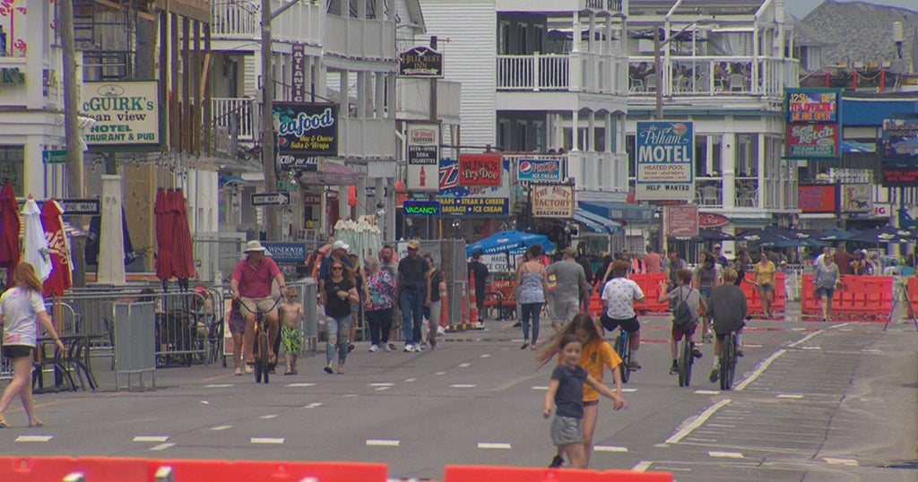 Rowdy Hampton Beach Crowds Organizing Through Social Media, Police Say ...