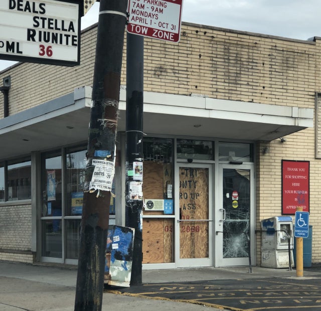 Brighton Park Town &amp; Country Liquors 