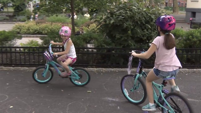kids-on-bikes-bicycles.jpg 