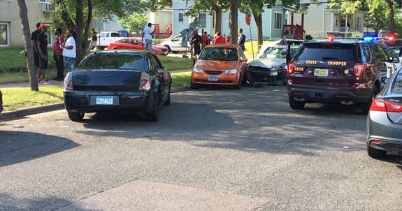 Police Pursuit Ends In Crash In North Minneapolis - CBS Minnesota