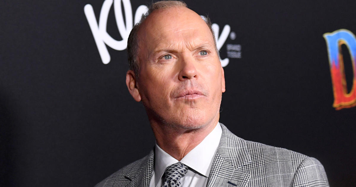 Michael Keaton returns to Pittsburgh, attends Pirates, Steelers games