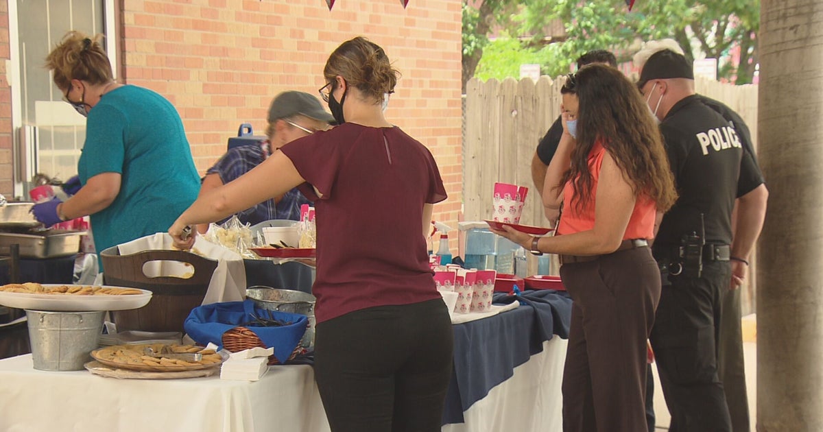 North Capitol Hill Neighbors Host Cookout For Denver Police District 6 ...