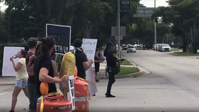 Miami-Lakes-Protest.jpg 