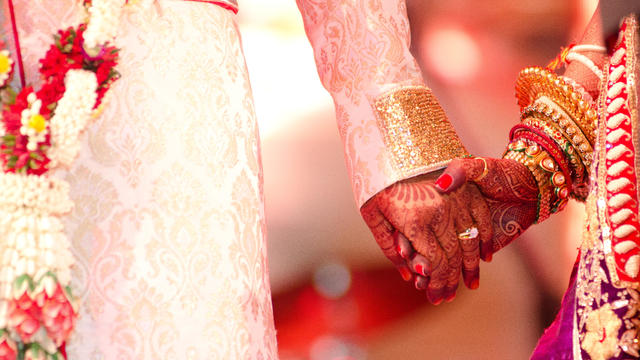 Colorful Hindu wedding in India 