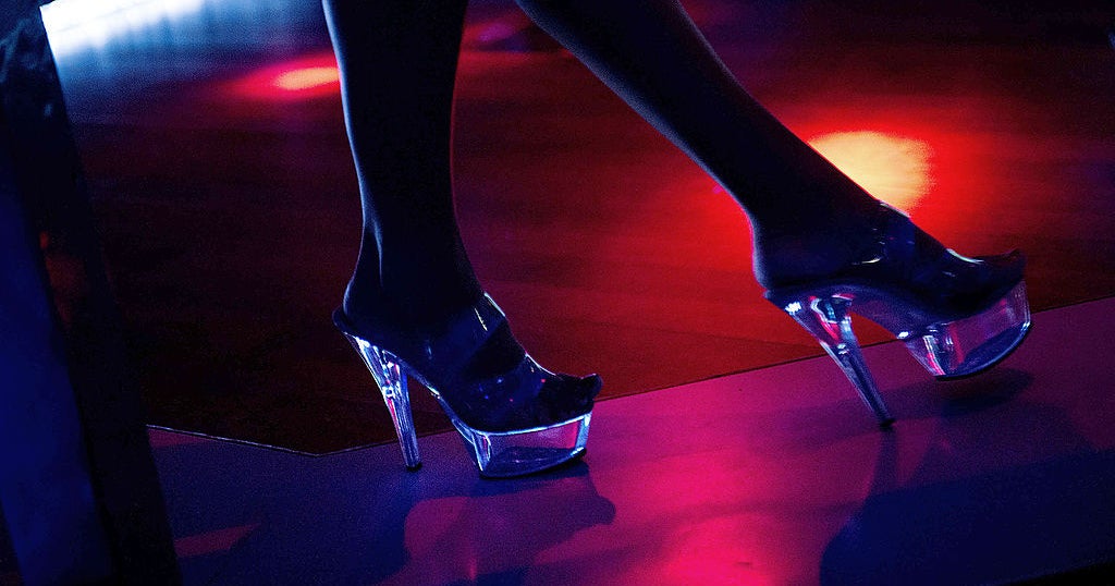 Florida seeks to dismiss challenge to law barring under-21 strippers Florida seeks to dismiss challenge to law barring under-21 strippers