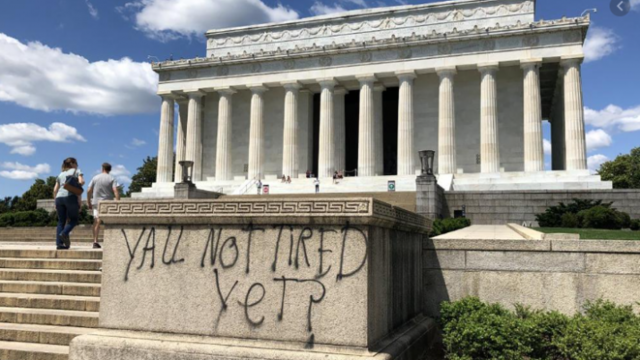 defaced_lincoln_memorial.png 