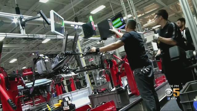 tesla-assembly-line.jpg 