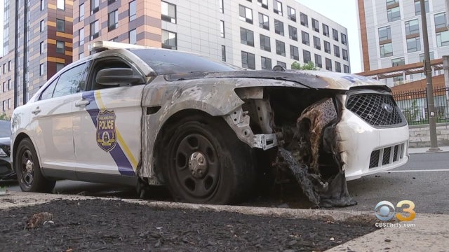philly-police-car-torched-.jpg 