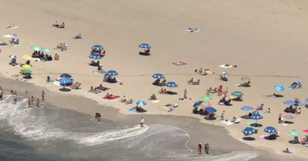 Some Long Island Beaches Closed Over Shark Sightings CBS New York