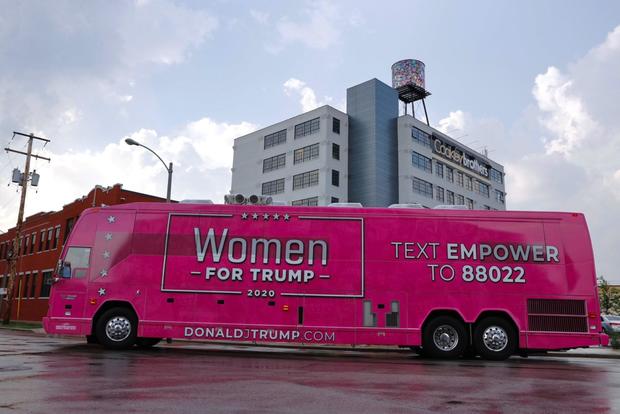 women-for-trump-bus.jpg 