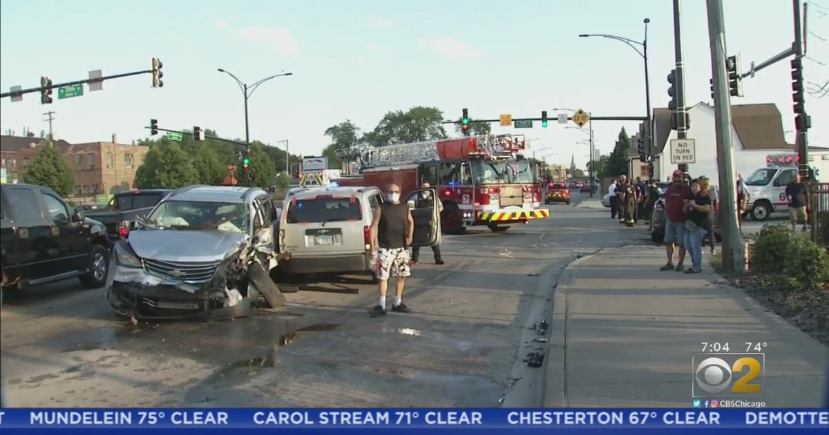 1 dead after multi-car crash on Chicago's Southwest Side - CBS Chicago