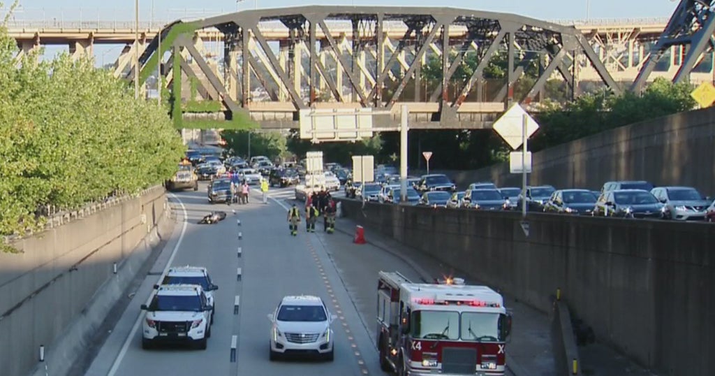 At Least 1 Person Injured In Parkway East Motorcycle Accident - CBS ...