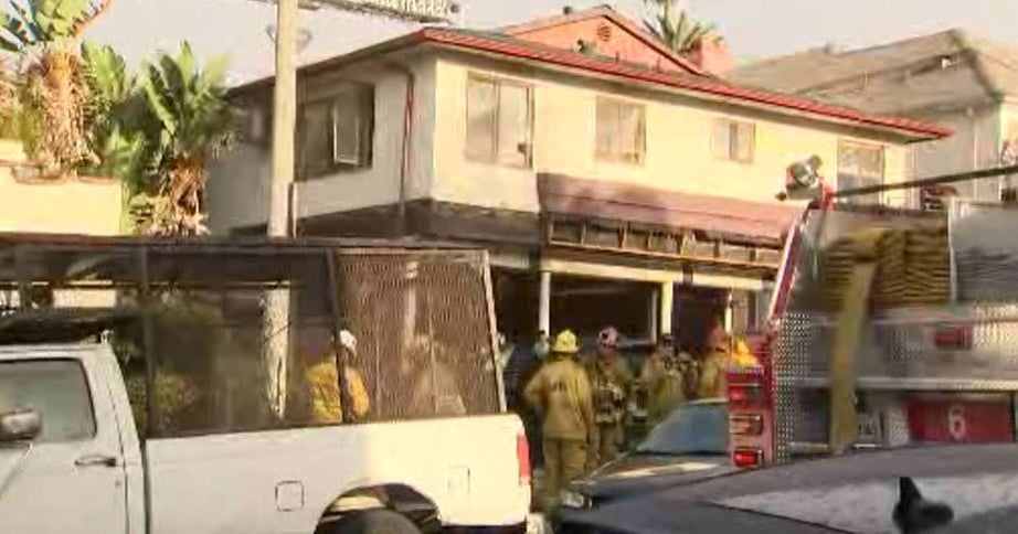 2 Trapped People Rescued From East Hollywood Apartment Fire - CBS Los ...