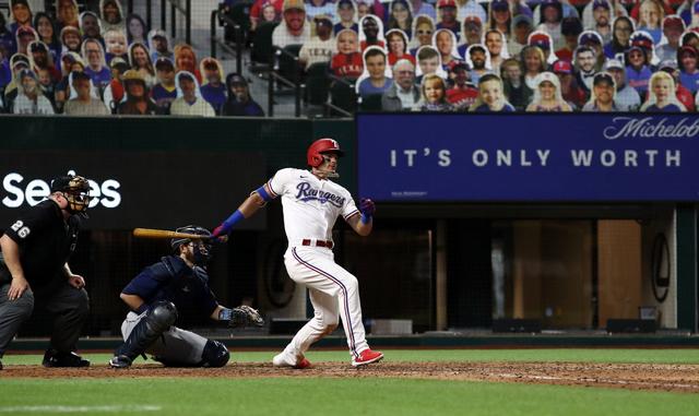 Texas Rangers sign infielder Derek Dietrich to a minor league deal