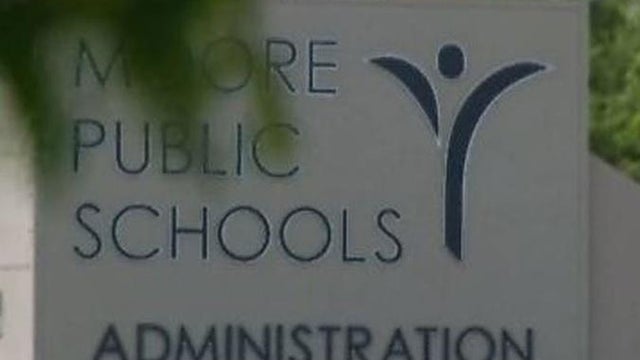 moore-public-schools-sign-in-oklahoma-city.jpg 