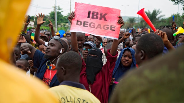 TOPSHOT-MALI-POLITICS-DEMONSTRATION 