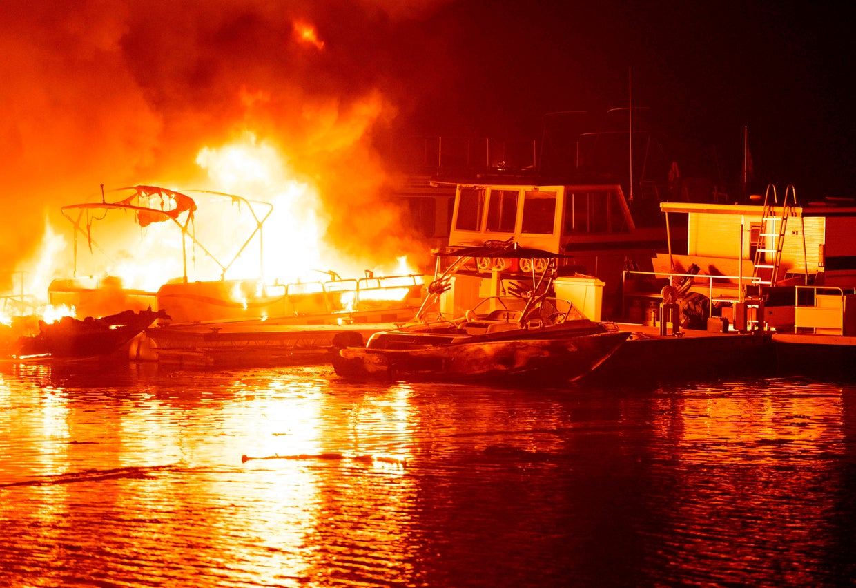US-CALIFORNIA-WILDFIRE-FIRE 