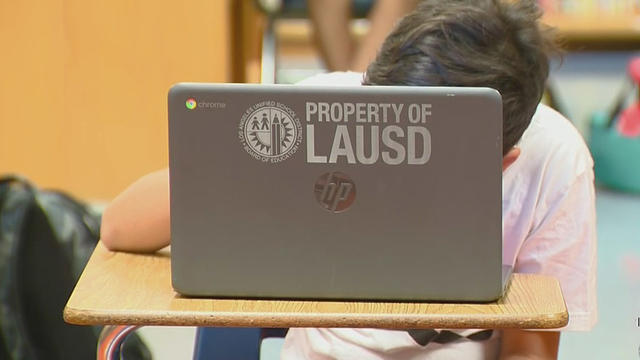 lausd-remote-learning-chromebook.jpg 