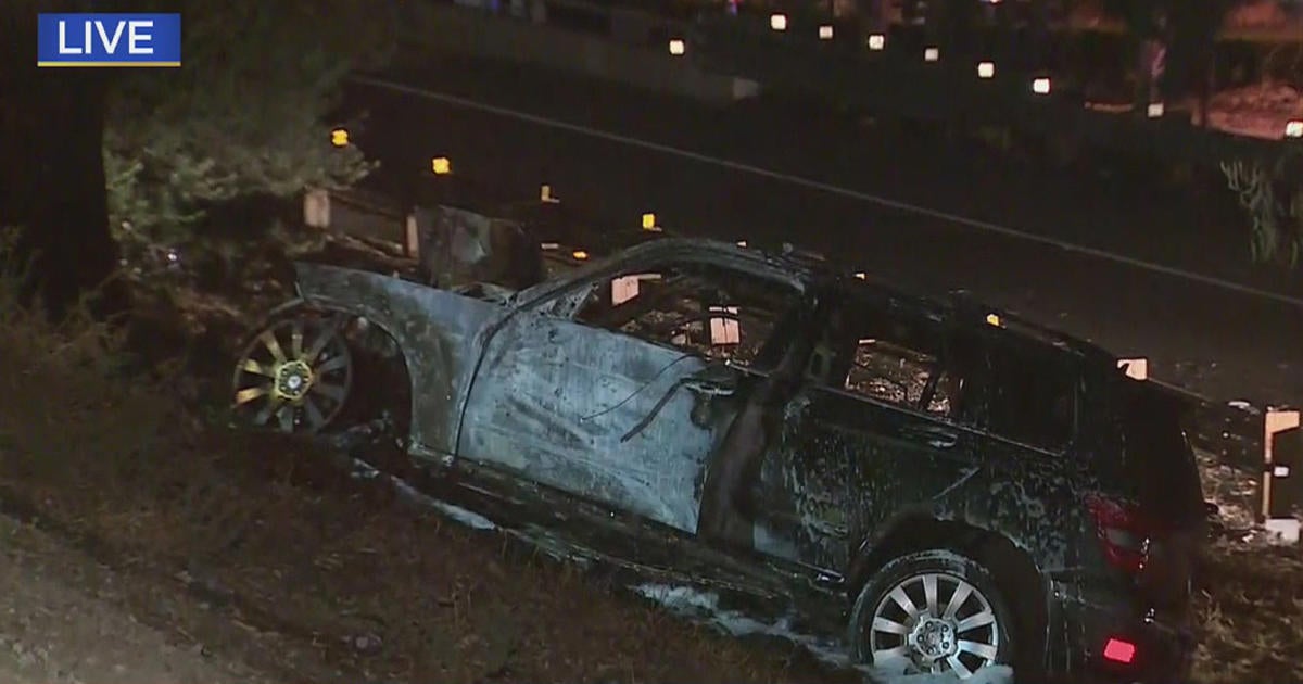 1 Dead After Suv Hits Tree Catches Fire Off 210 Freeway In Azusa Cbs