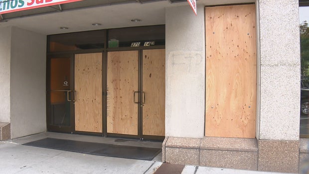 DENVER PROTEST DAMAGE 5SOT.transfer_frame_666